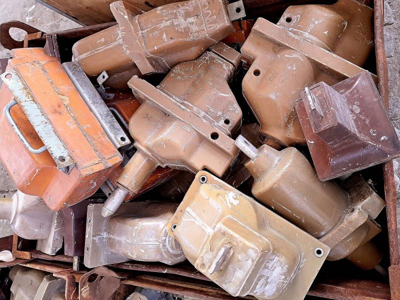 097 Cu - Elektro motory, trafa, cívky v plastu 097 Cu - Elektro motory, trafa, cívky v plastu