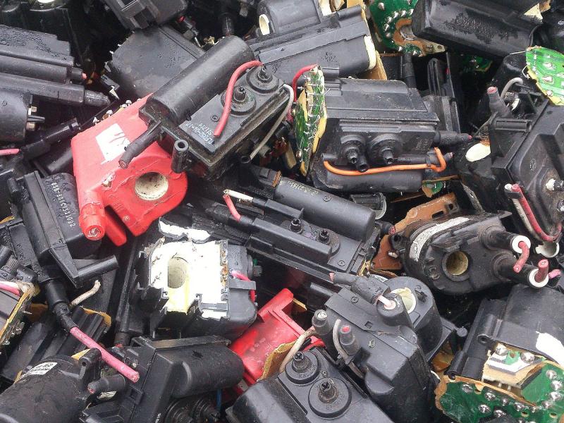 097 Cu - Elektro motory, trafa, cívky v plastu 097 Cu - Elektro motory, trafa, cívky v plastu