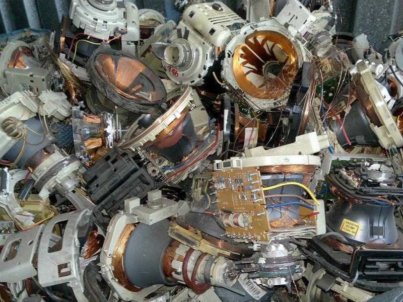 097 Cu - Elektro motory, trafa, cívky v plastu 097 Cu - Elektro motory, trafa, cívky v plastu