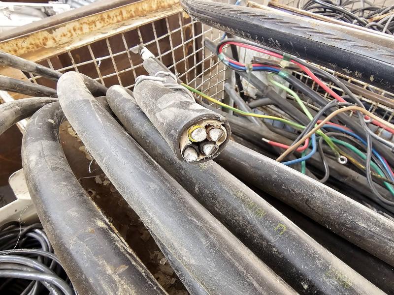 223 Al vodič s izolací, kabely mix, opředený 223 Al vodič s izolací, kabely mix, opředený