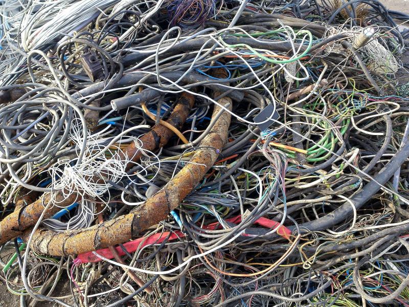 223 Al vodič s izolací, kabely mix, opředený 223 Al vodič s izolací, kabely mix, opředený