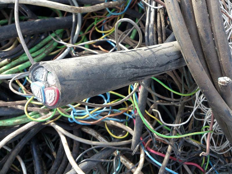 223 Al vodič s izolací, kabely mix, opředený 223 Al vodič s izolací, kabely mix, opředený