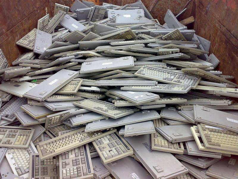 700 Elektrošrot, klávesnice, myši, ovladače 700 Elektrošrot, klávesnice, myši, ovladače