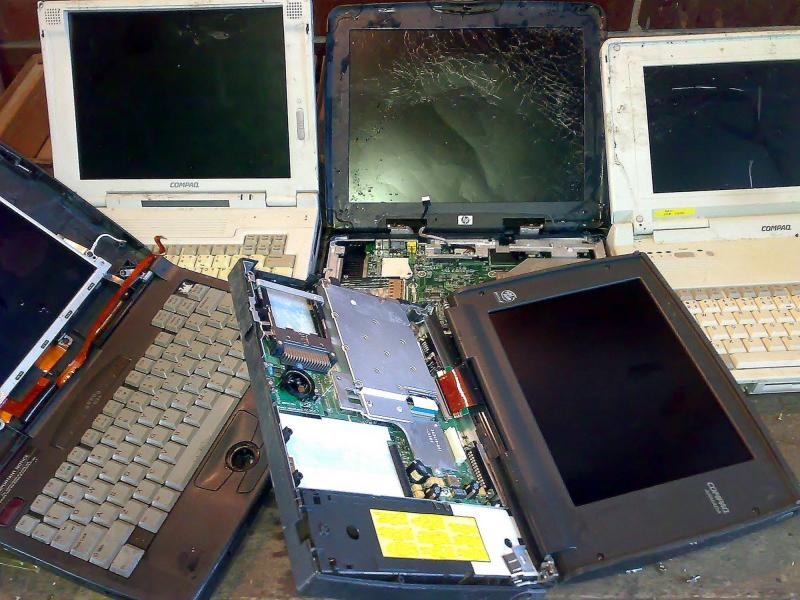 700 Elektrošrot, laptopy, notebooky bez baterií 700 Elektrošrot, laptopy, notebooky bez baterií
