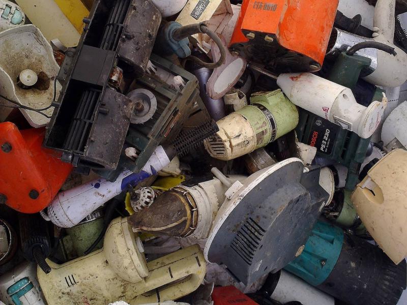 700 Elektrošrot, vysavače, šicí stroje 700 Elektrošrot, vysavače, šicí stroje