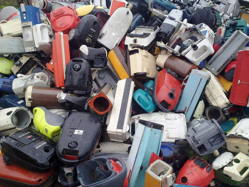 700 Elektrošrot, vysavače, šicí stroje 700 Elektrošrot, vysavače, šicí stroje