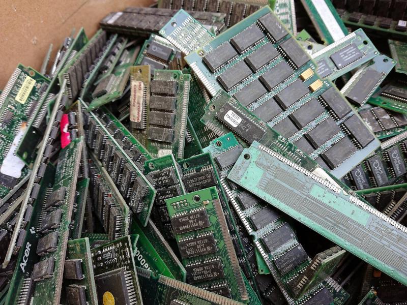 740 RAM paměti 740 RAM paměti