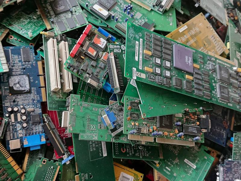 740 Rozšiřující karty, PCI, AGP, VESA 740 Rozšiřující karty, PCI, AGP, VESA