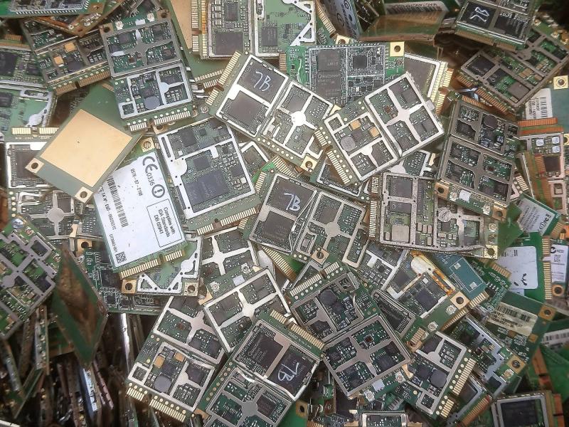 740 Rozšiřující karty, PCI, AGP, VESA 740 Rozšiřující karty, PCI, AGP, VESA