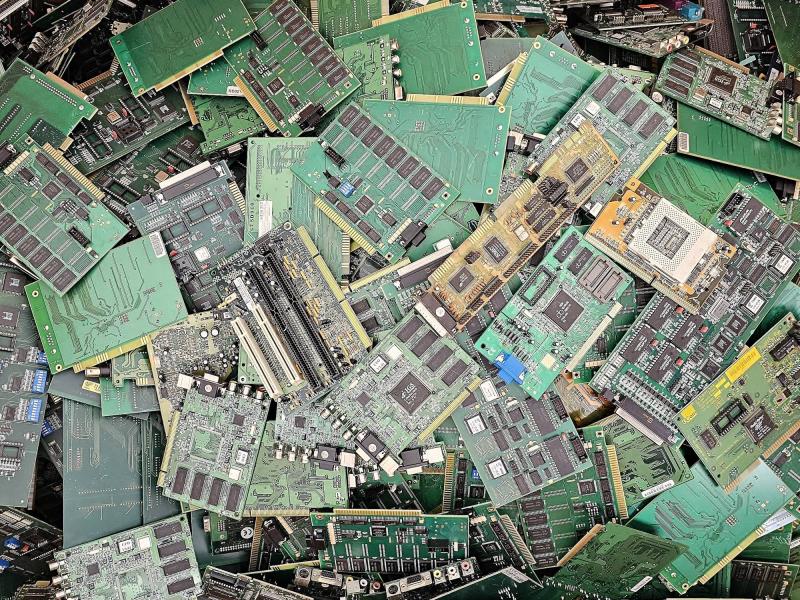 740 Rozšiřující karty, PCI, AGP, VESA 740 Rozšiřující karty, PCI, AGP, VESA