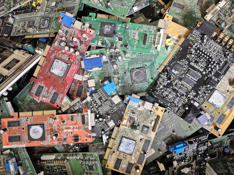 740 Rozšiřující karty, PCI, AGP, VESA 740 Rozšiřující karty, PCI, AGP, VESA