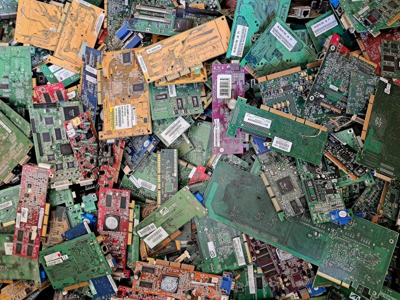 740 Rozšiřující karty, PCI, AGP, VESA 740 Rozšiřující karty, PCI, AGP, VESA
