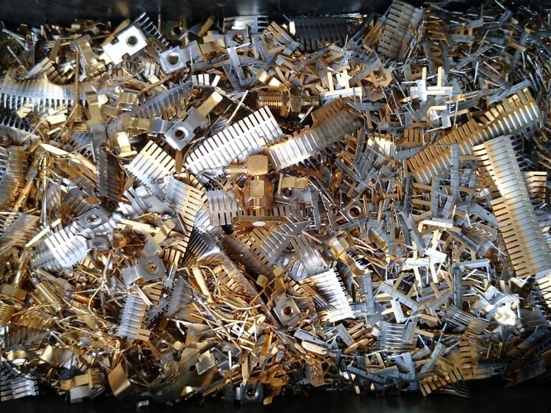 782 Piny 50 % Au 782 Piny 50 % Au