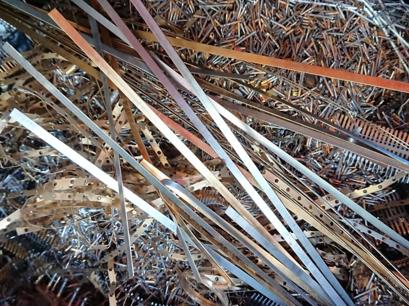 782 Piny 50 % Au 782 Piny 50 % Au