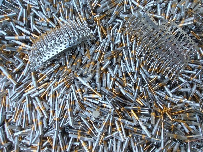 782 Piny 50 % Au 782 Piny 50 % Au