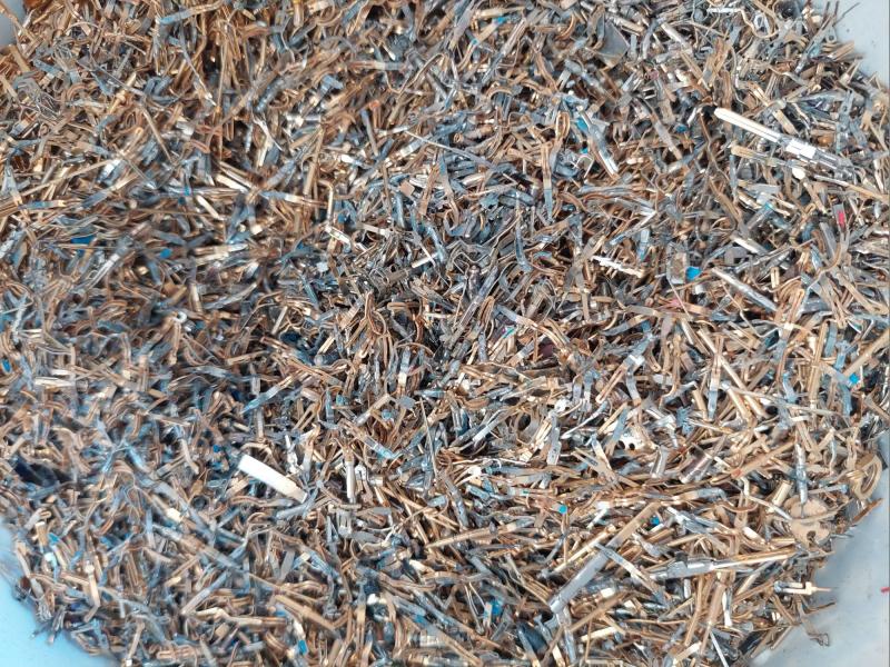 782 Piny 50 % Au 782 Piny 50 % Au