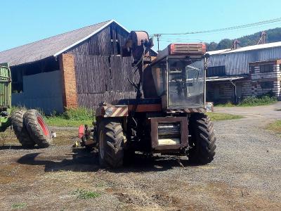 Plzeňský skart a.s. autovrak zemědělský stroj Plzeňský skart a.s. autovrak zemědělský stroj